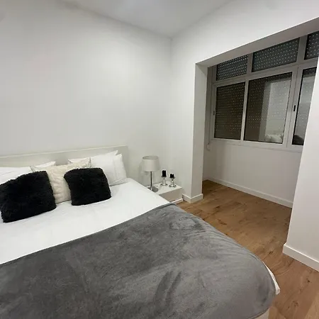 Apartamento T3 Em Lisboa/ Queluz